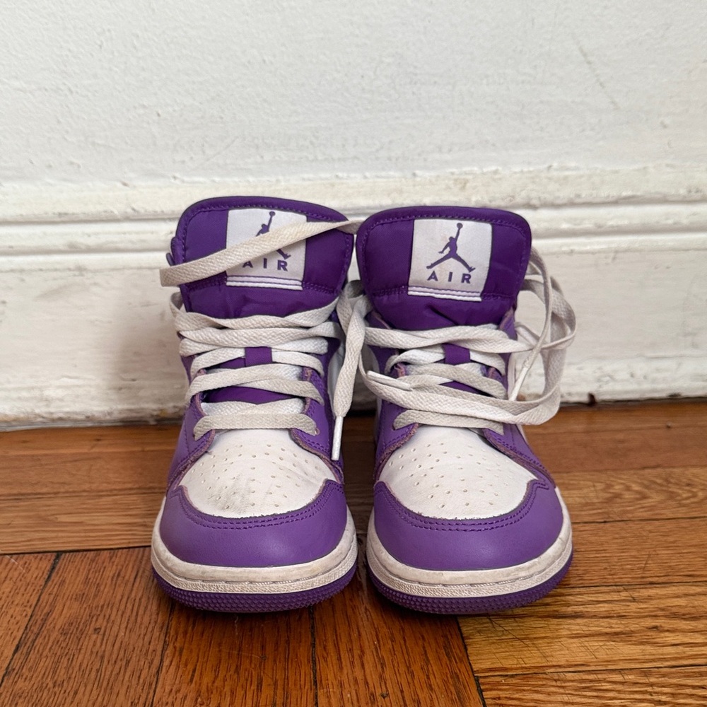 Jordan Kids Purple and White Sneakers